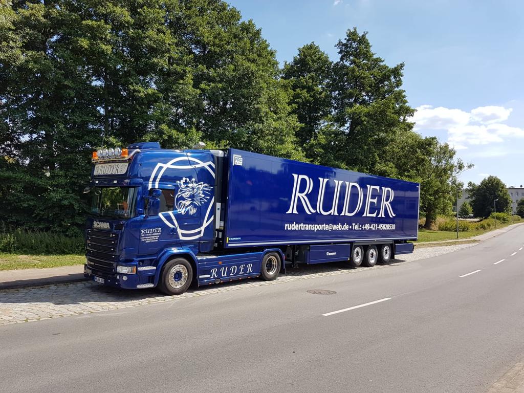 Ruder-Transporte Scania Sattelzug für Lebensmittellogistik